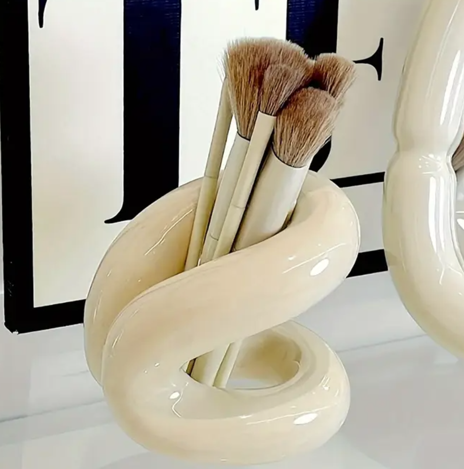 SOPORTE PARA BROCHAS COLOR BEIGE