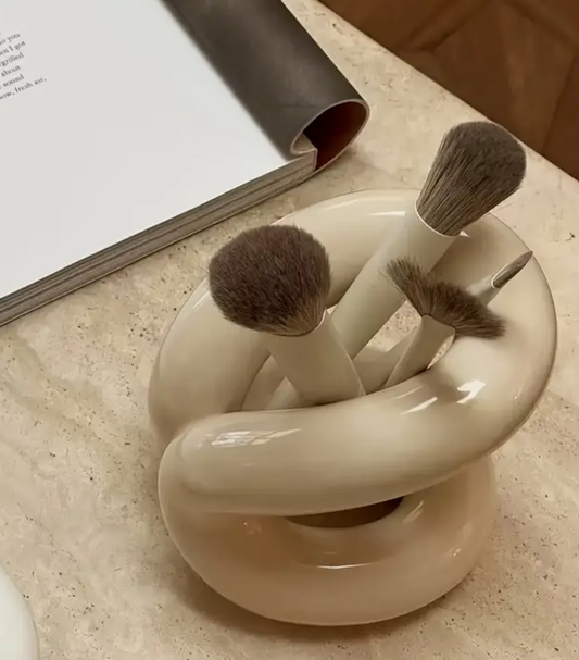 SOPORTE PARA BROCHAS COLOR BEIGE